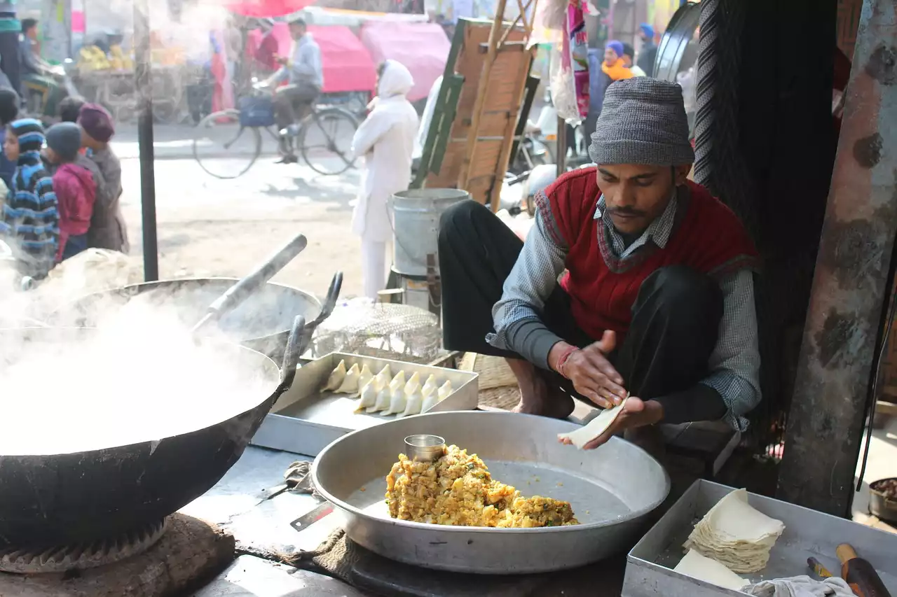 भारत की पाककला विरासत के माध्यम से एक मधुर यात्रा: भारतीय मिठाइयों की समृद्ध दुनिया की खोज